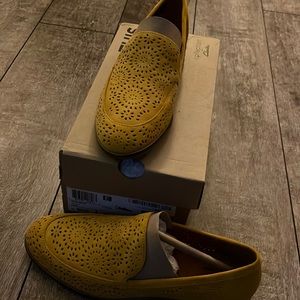 NIB Clark’s laser cut loafers